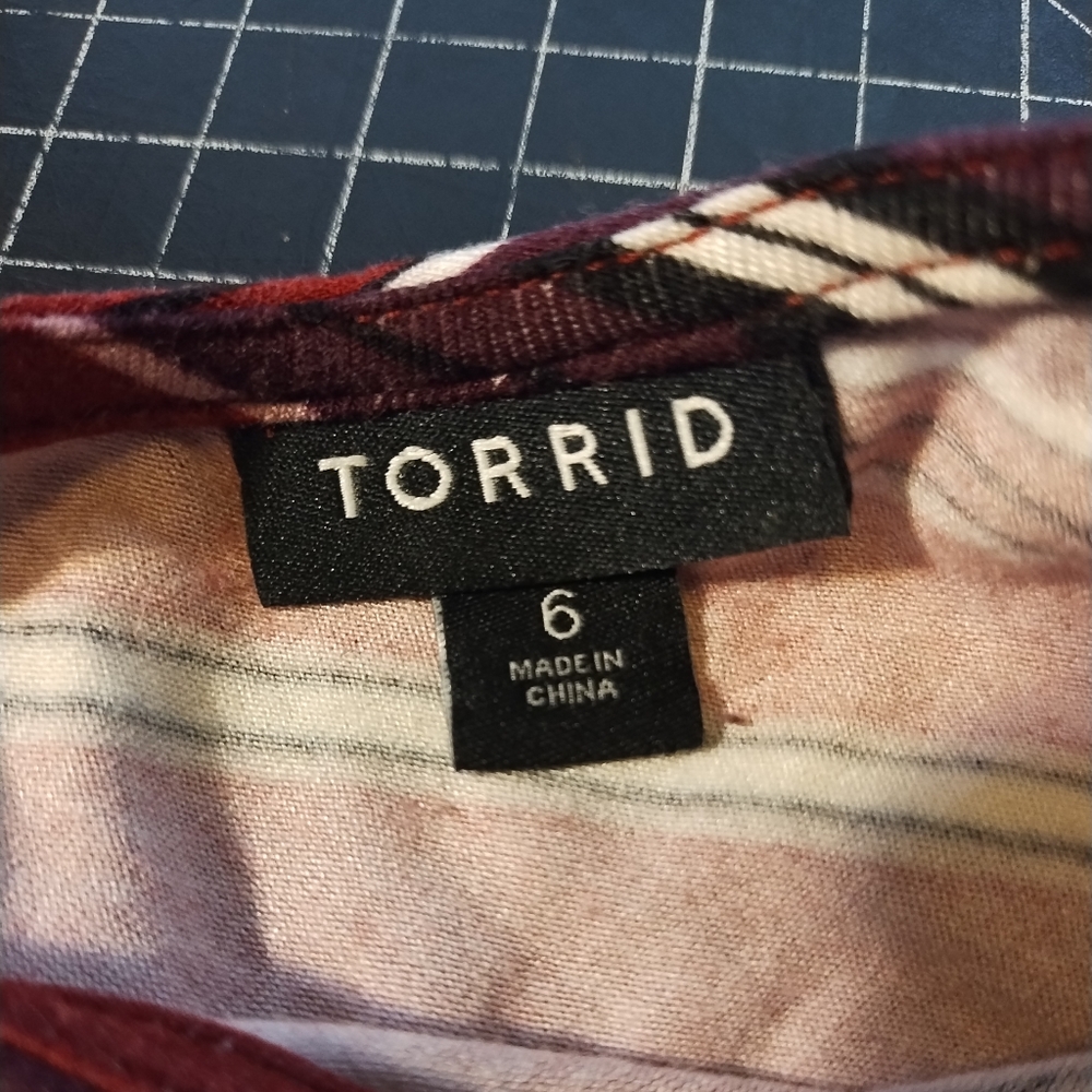 Torrid Size 6 Mini Super Soft Trapeze Dress, Burgundy & White Chevron St… - Picture 4 of 7